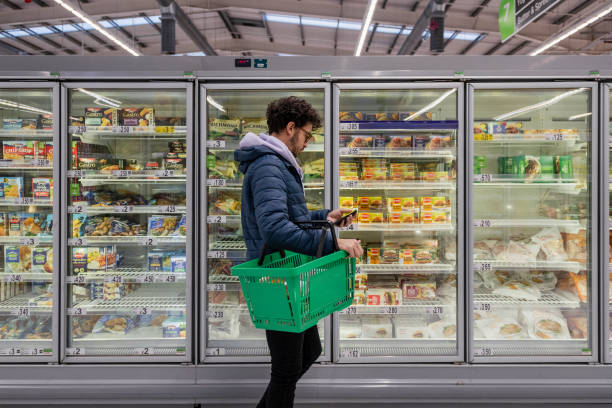 UK Consumer Confidence Rises in May Amid Inflation Concerns